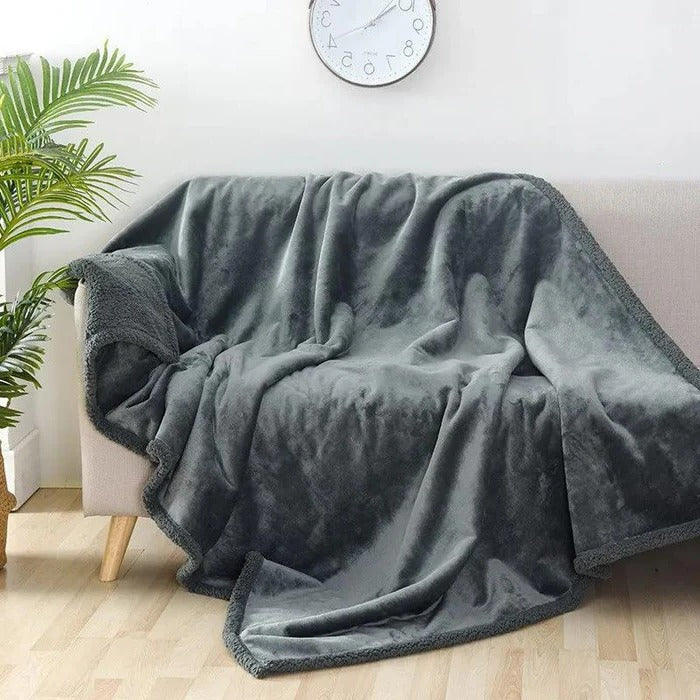 Waterproof Insulated Warm Blanket